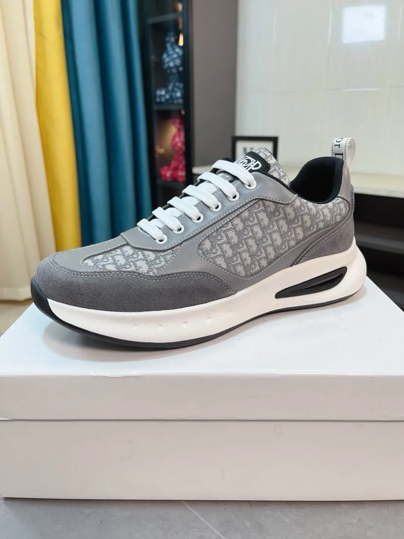 Men's men's shoes 💰440🌹🌹【Dior】Best-selling official website world premiere🔝High-end men's shoes brand official website latest series: The upper is made of imported cowhide with specially designed fabrics➕Mesh breathable lining. Make walking more convenient and comfortable! Compared with the official quality, Midea’s 1:1 replica. Create a fashionable personality to set off your uniqueness! A must-have for trendy men! Classic style. Men's sizes: 38-44.